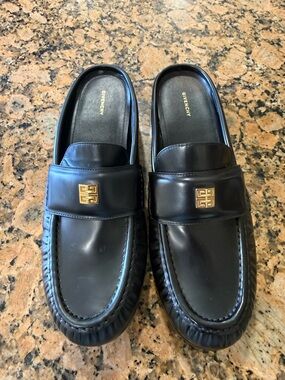 Givenchy woman’s Black 4G Leather Loafer Mules